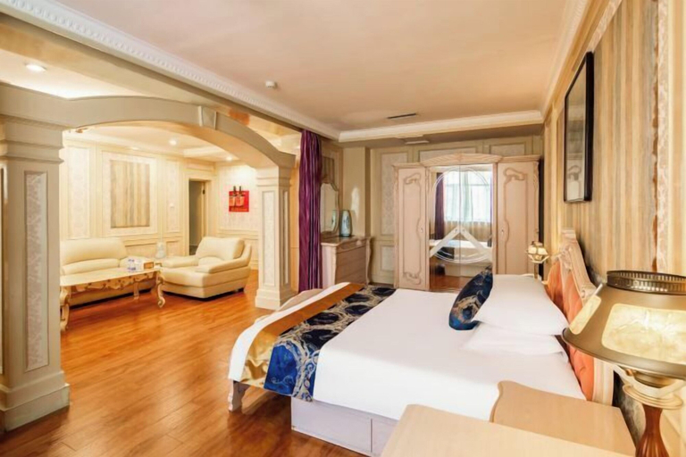 Bedroom 3, Jinsui Hotel, Hohhot