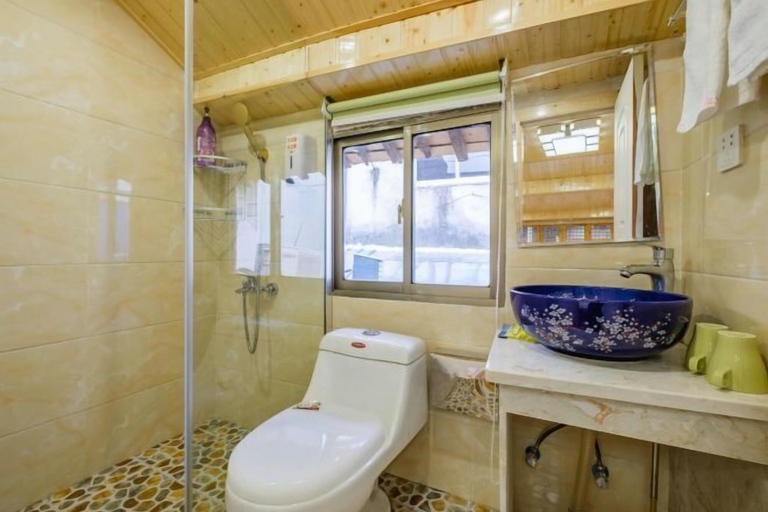 Bathroom 2, Aunty Ji Inn, Jiaxing