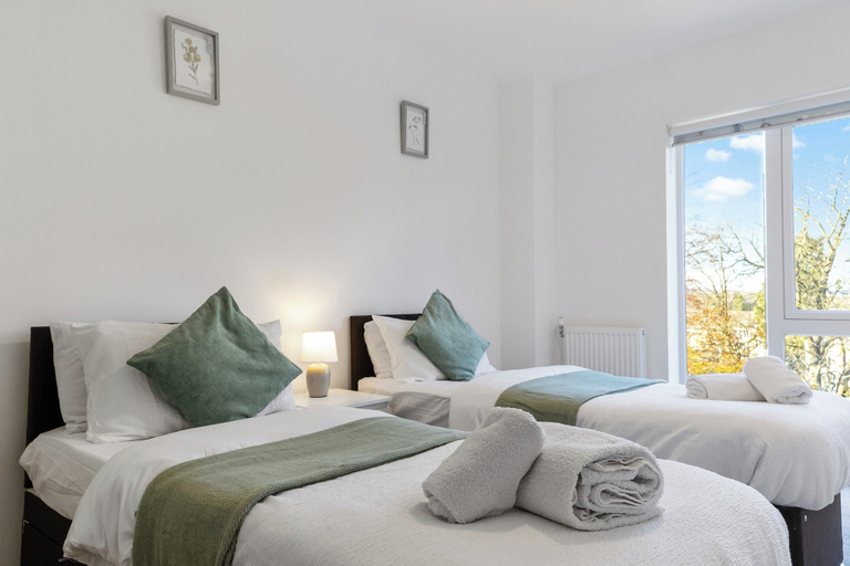 Room 4, 2-bed Flat, Sleeps 4 - Parking & Wheelchair Access, Kent