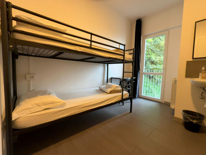 Bedroom 5, Lake Como Hostel, Como
