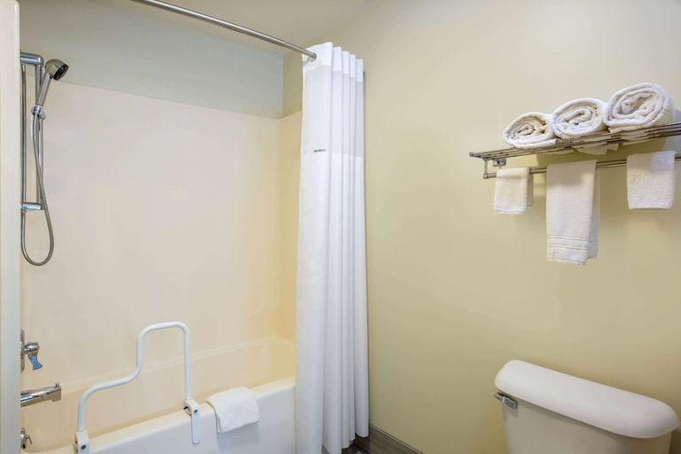 Bathroom 4, AmericInn by Wyndham Jefferson, Jefferson