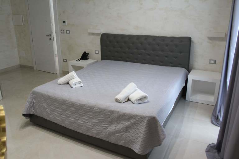 Bedroom 2, Hotel Presidente, Lecce