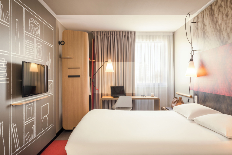 Bedroom 2, ibis Troyes Centre, Aube