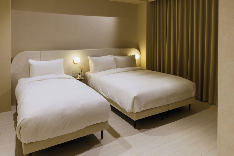 Room 4, Mr.Petter, Taichung