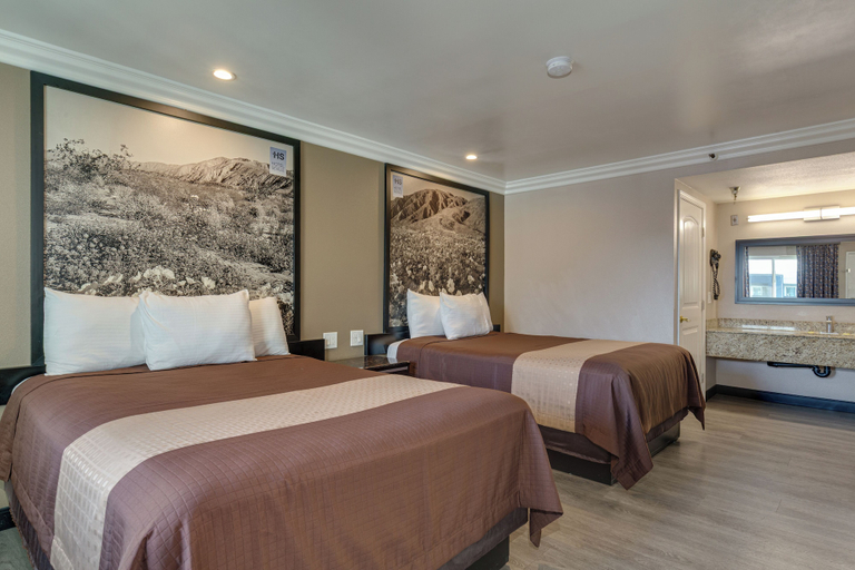 Bedroom 3, Hotel Seville, San Bernardino