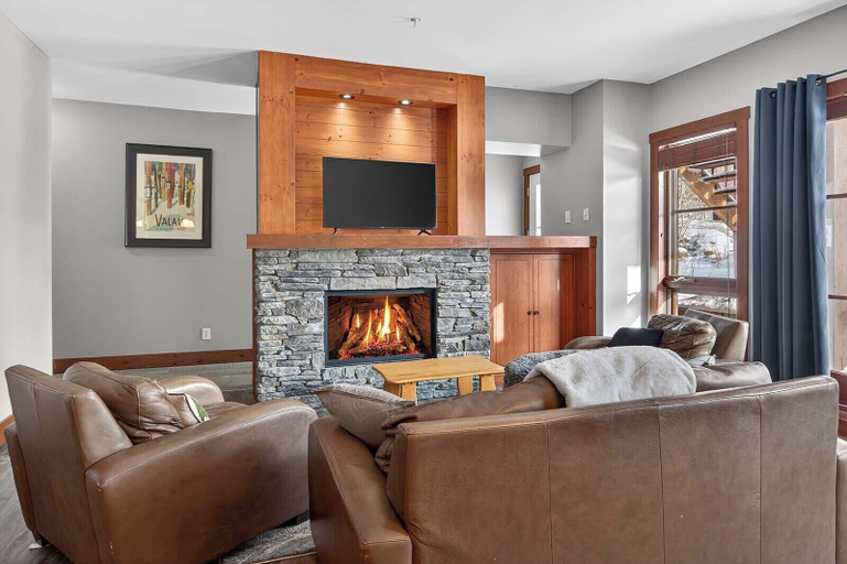 Interior 3, 10 Versant Soleil, Les Laurentides