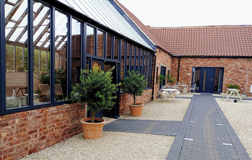 Terrace/patio 5, Chapel Farm Hotel, Nottinghamshire