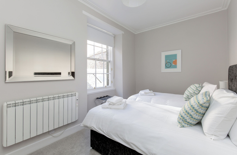 Room 2, Grassmarket Modern Two Bedroom Flat, Edinburgh