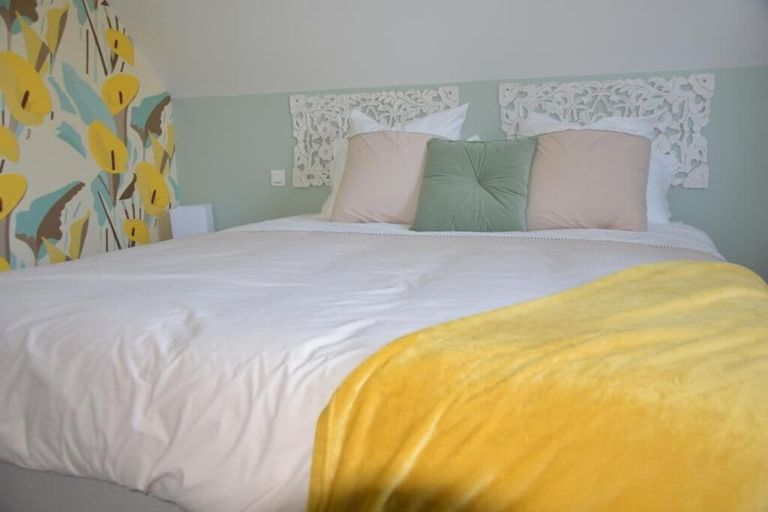 Bedroom 2, Les chambres d'hôtes du Vert Galant, Nord