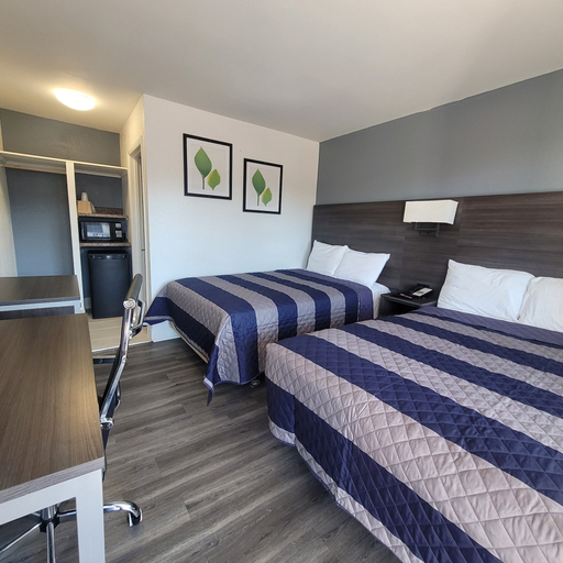 Room 5, Budget Inn, Durham