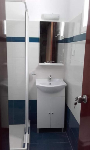 Bathroom 5, Nikos Hotel, South Aegean