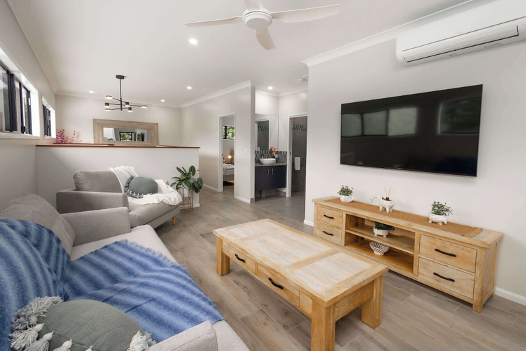 Room 5, Barron Heights in Caravonica, Cairns