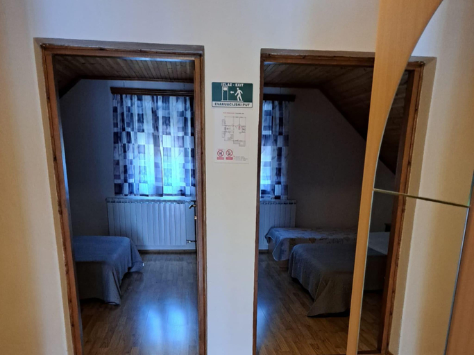 Bedroom 2, Guesthouse Zafran- Two Bedroom Apartment, Plitvička Jezera