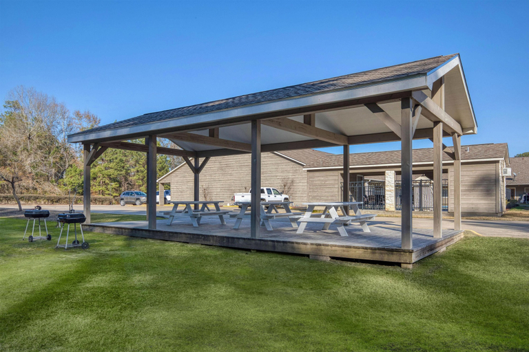 Exterior & Views 2, SureStay Hotel By Best Western Leesville, Vernon