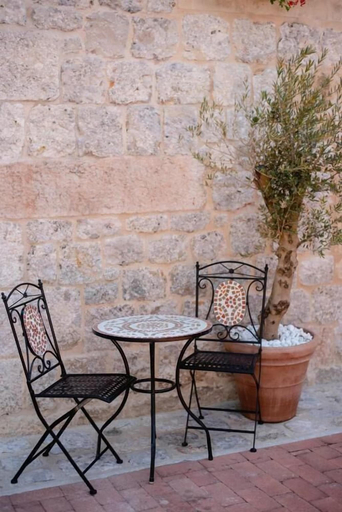 Outdoor dining 5, Luxury apartments White house, Sinj