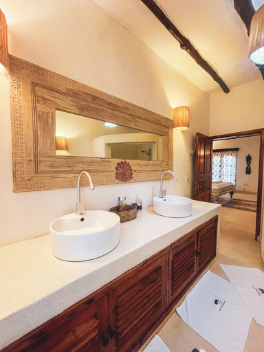 Bathroom 5, SMERALDO BEACH CLUB, Malindi