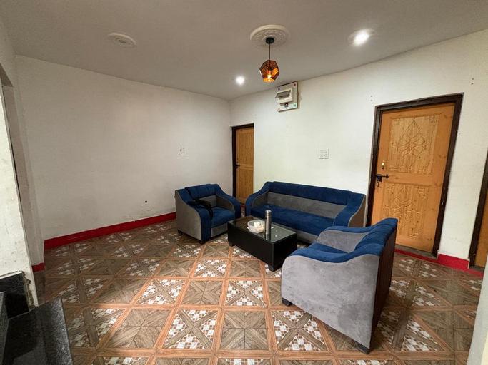 Others 5, Eurostay, Anantnag