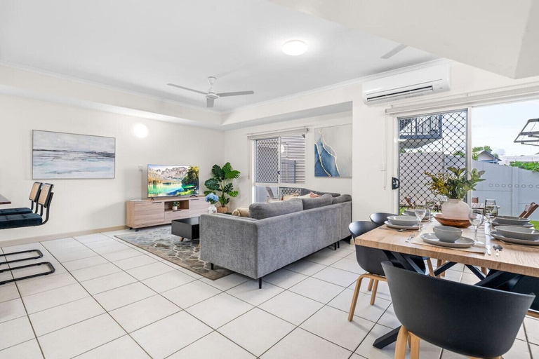 Room 5, Zen Dockside Point Marina View - Patio - Parking, Darwin