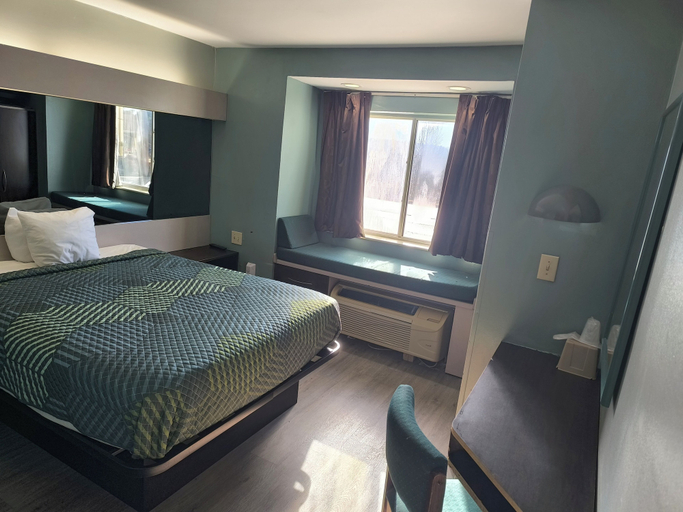 Room 4, Budgetel Inn Birmingham, Jefferson