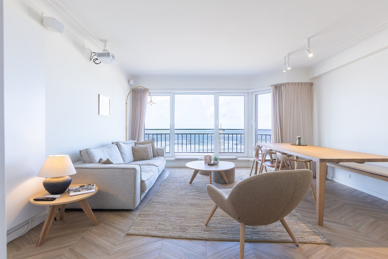 Others 1, Bright apartment with direct sea view, West-Vlaanderen