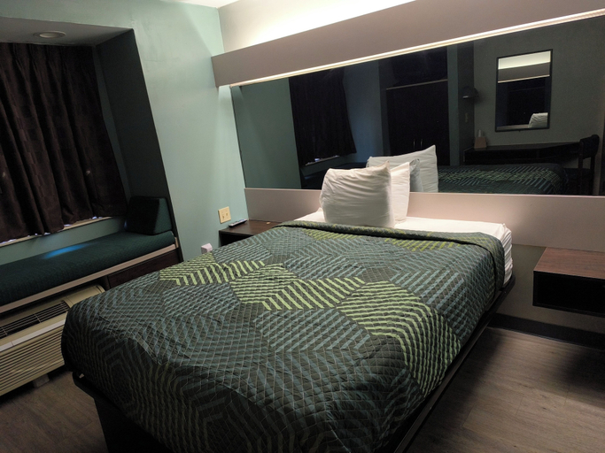 Room 3, Budgetel Inn Birmingham, Jefferson