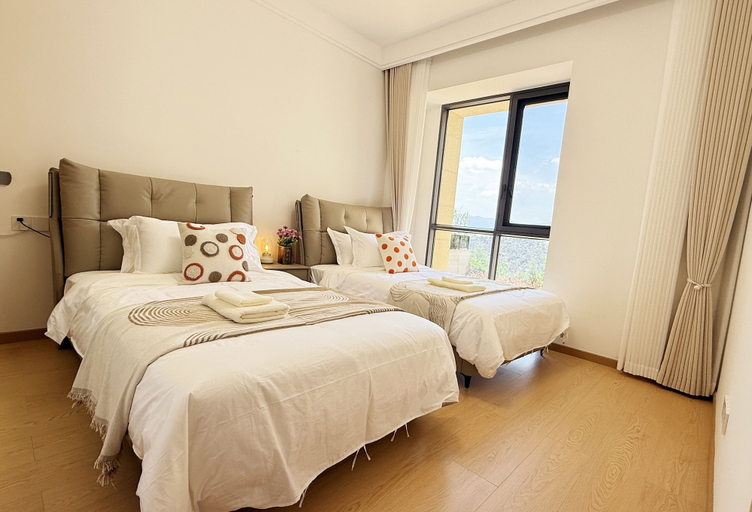 Room 4, Lakefront 3BRM Holiday Villa in Kunming, Kunming