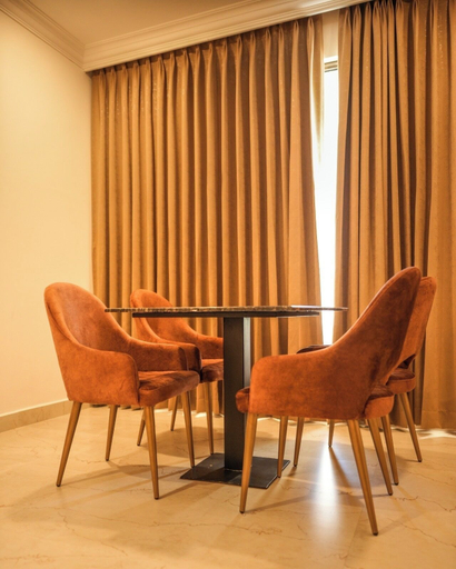 Dining, THE HIGH POINT INN & SUITE, Udupi