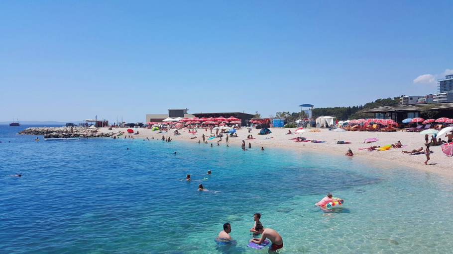 Beach 5, Comfortable apartments Obad, 4 min walk to Znjan beach, Split