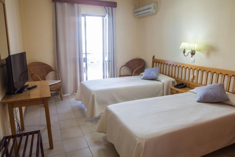 Bedroom 3, Hotel Tres Jotas Conil, Cádiz