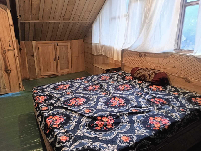 Room 5, Rasmika Home Stay Seri Shansher, Kullu