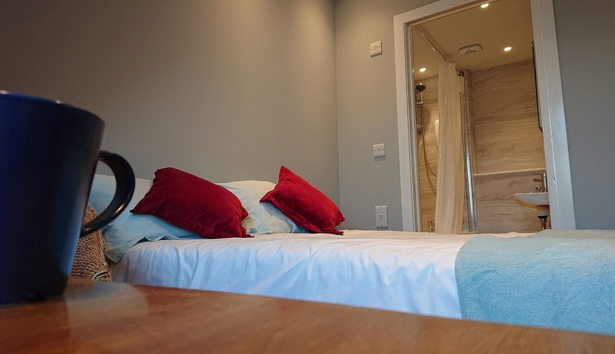 Bedroom 4, Falcon Crest Guest House, Edinburgh