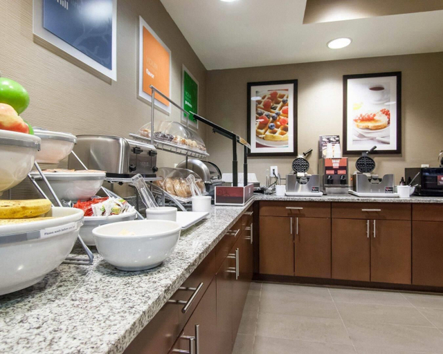 Food & Drinks 4, Comfort Suites Tulsa Central, Tulsa