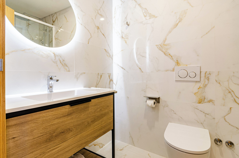 Bathroom 3, Morais Soares 131, Lisbon