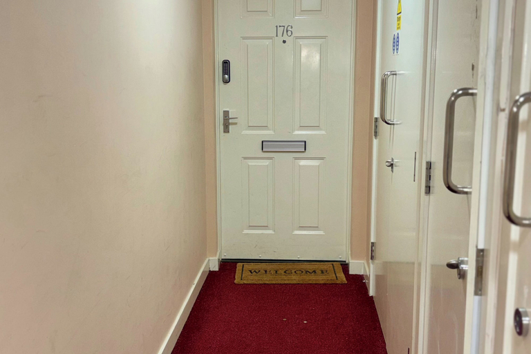 Interior 3, Peaceful Urban Retreat in Wolverhampton City, Wolverhampton