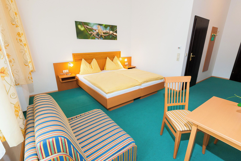 Bedroom 3, Naturhotel Schloss Kassegg, Liezen