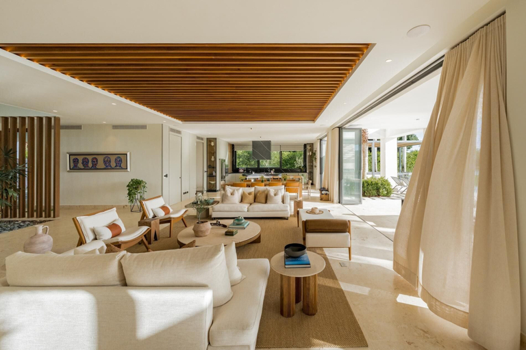 Room 2, Lagos 28 - Modern Villa With Amazing Lake Views, Salvaleon de Higuey