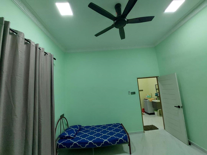 Room 5, Homestay Selesa KBB Guest House, Kuala Terengganu