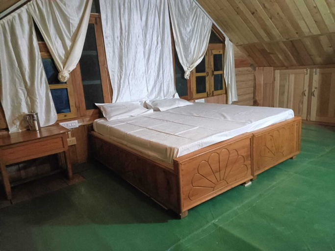 Room 4, Rasmika Home Stay Seri Shansher, Kullu