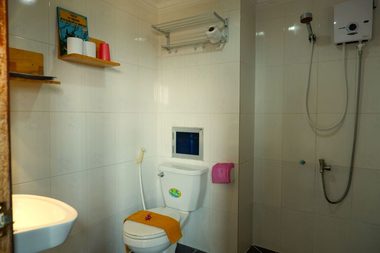 Bathroom 4, Nary Villa, Siem Reap