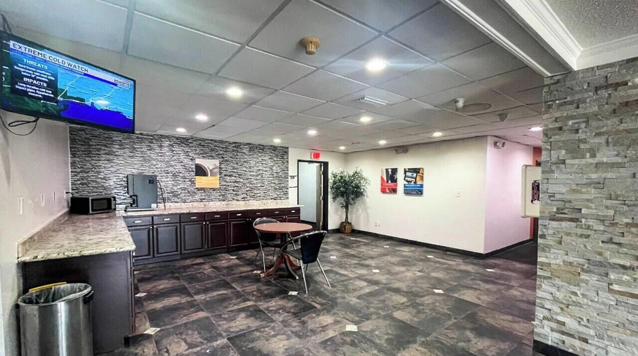 Lobby 5, Studio 6 – Mobile, AL, Mobile