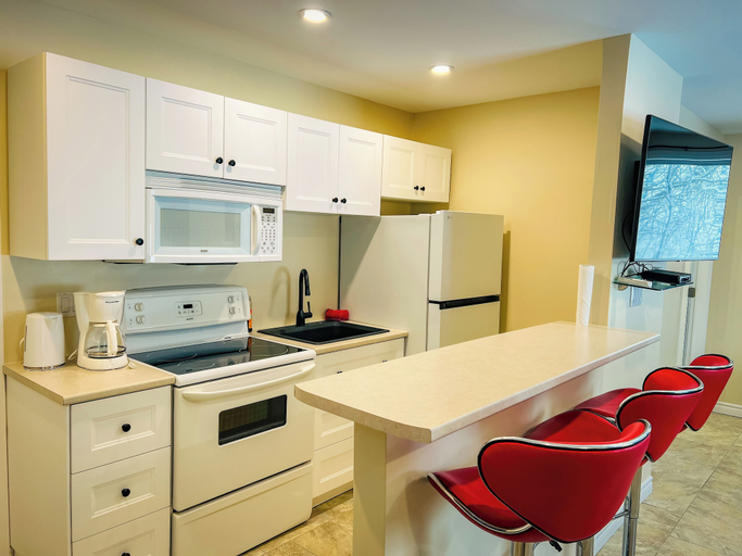 Private kitchen, Dolan's Inn & Suites, Pictou