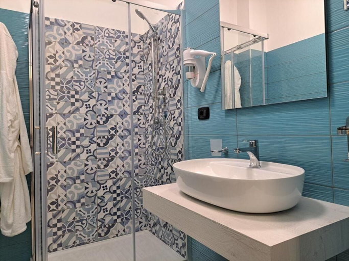 Bathroom 5, Maresol, Reggio Di Calabria