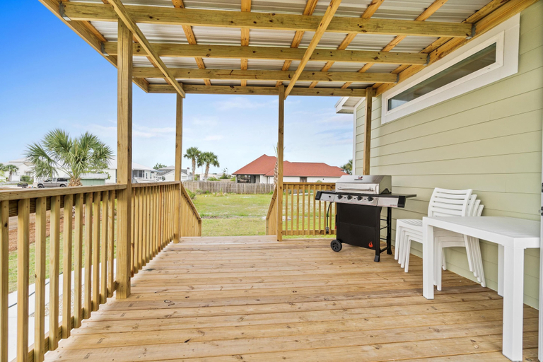 Terrace/patio 4, Pet Friendly Beach House - Lazy Palms, Bay