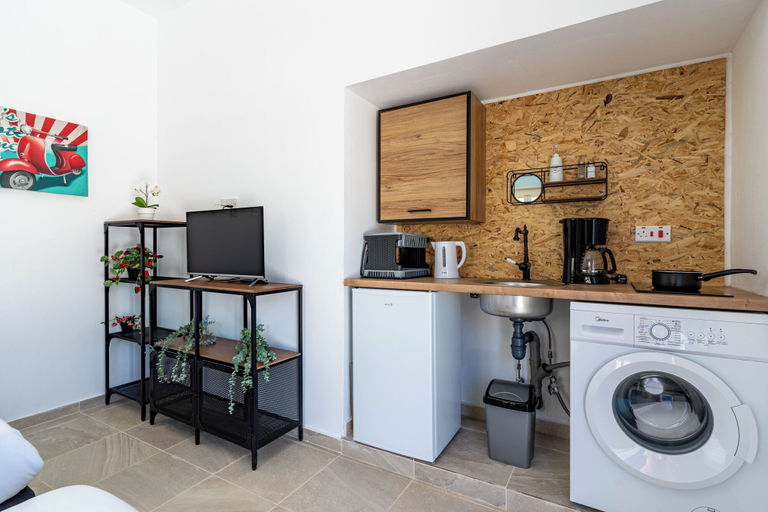 Private kitchenette 2, Mufasa Studio & Terrace in Larnaca, Larnaca