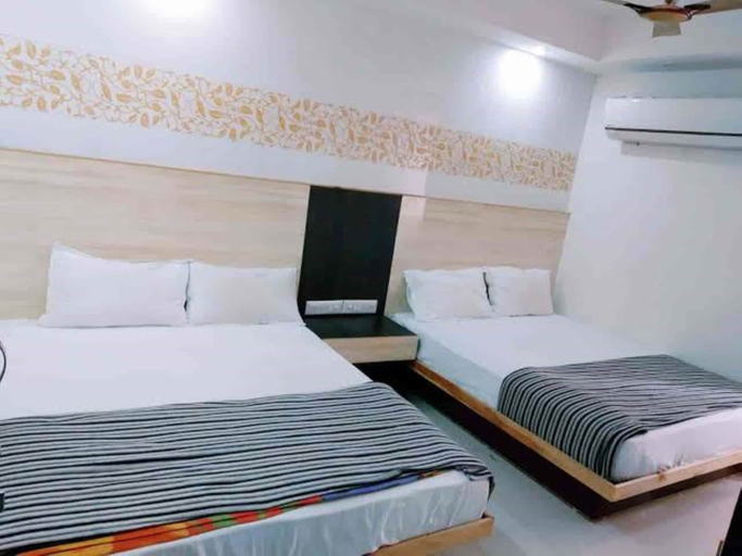 Room 4, Hotel Town Inn Near Railway Station, Mathura