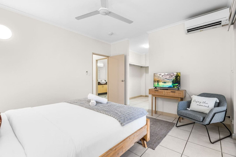 Room 3, Zen Dockside Point Marina View - Patio - Parking, Darwin