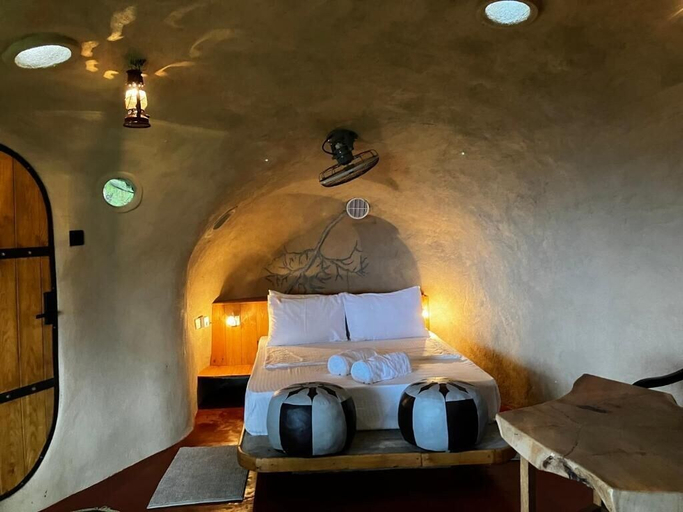 Room 5, The Cloud Resort, Yatinuwara