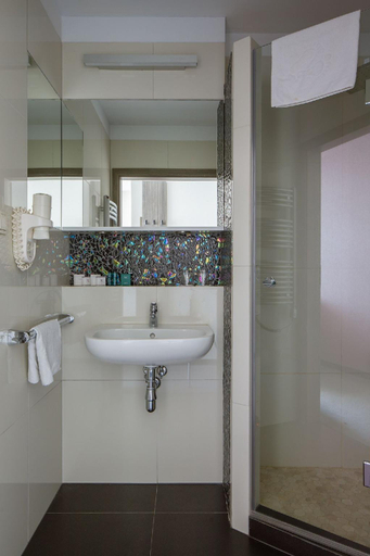 Bathroom 4, Hotel Centrum Business, Kraków City