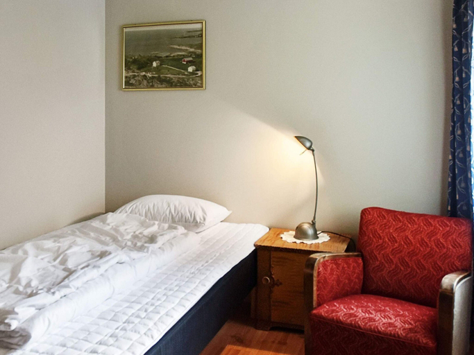 Bedroom 5, 4 Star Holiday Home in Midsund, Midsund