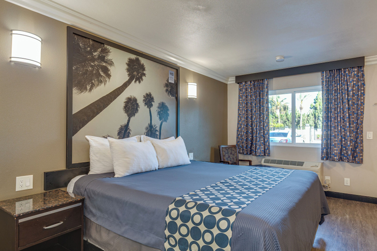 Bedroom 3, Hotel Seville, San Bernardino